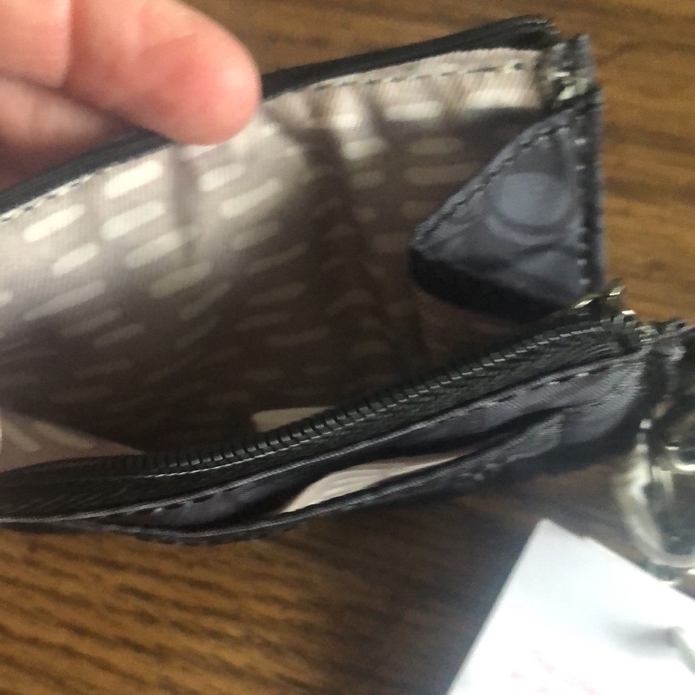 Sakroots mini wallet with crossbody strap - Picture 6 of 8